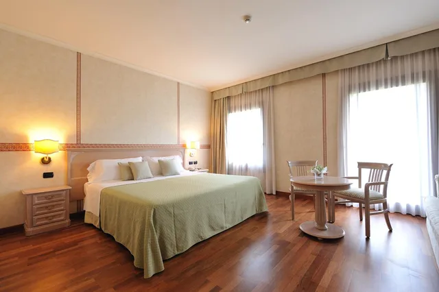 غرفة سوبيريور بسرير كينج، Hotel Roxy Plaza 10/10