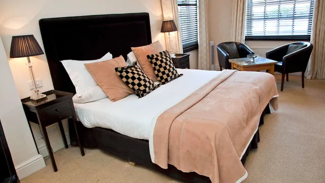 غرفة كلاسيكية بسرير مزدوج، Rowton Hall Country House Hotel And Spa 2/4