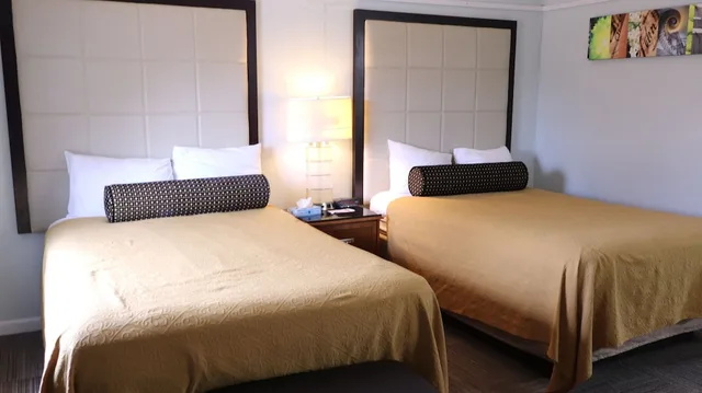 غرفة ديلوكس بسريرين مزدوجين، Copper Lantern Motor Lodge 1/2