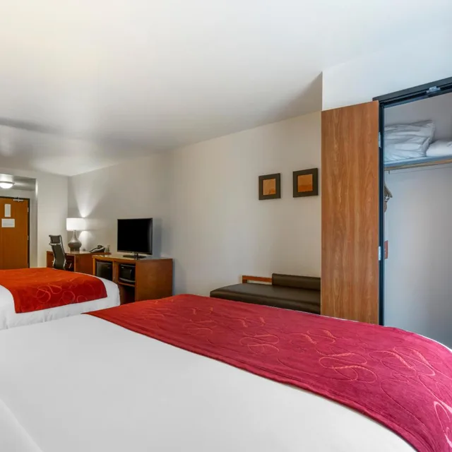 جناح بسرير كوين مع أريكة، Comfort Suites Redding - Shasta Lake 1/6