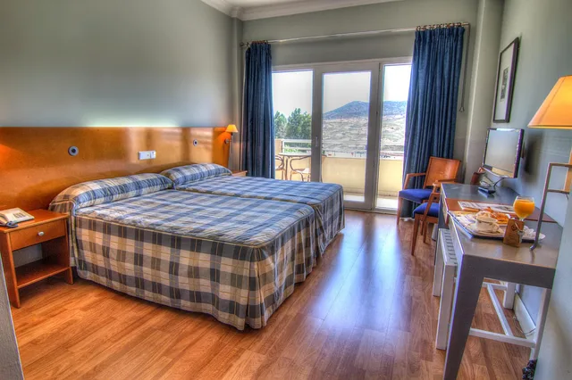 Room, Twin Beds, with Extra Bed, Hotel Azar 1/8