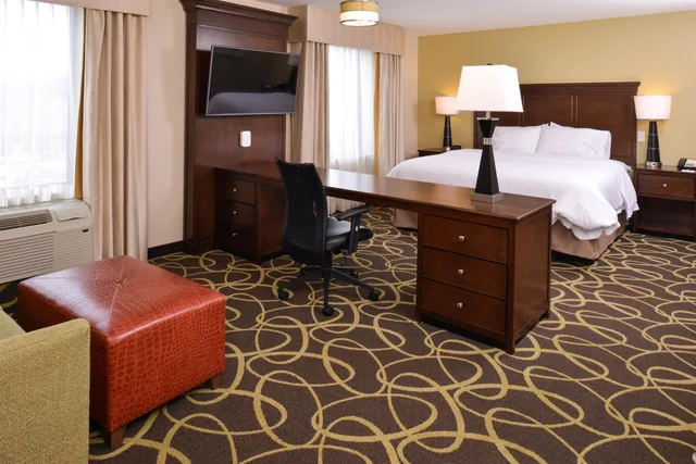 استوديو بسريرين كوين مع أريكة، HAMPTON INN OMAHA MIDTOWN-AKSARBEN AREA 6/10