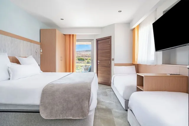 غرفة رباعية بسرير كينج وسرير فردي، Reef Hotel & Spa 2/7
