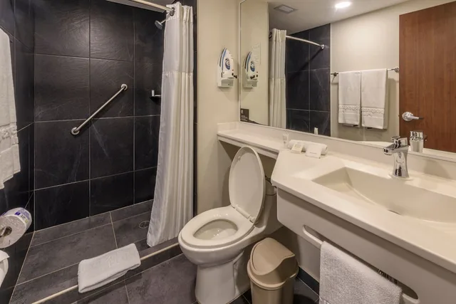 غرفة بسرير كوين، City Express Plus by Marriott Bogota Aeropuerto 3/4