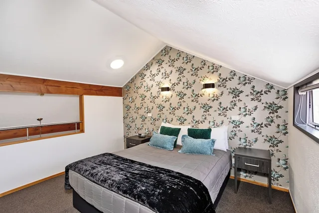 غرفة سوبيريور بسرير كوين وسرير فردي، Balmoral Lodge Motel 2/3