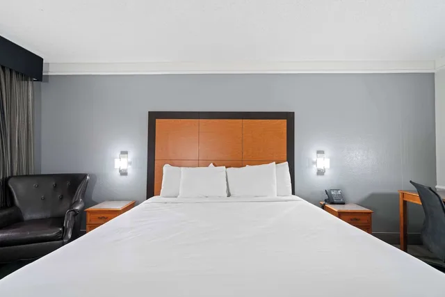 جناح بسرير كينج، La Quinta Inn Corpus Christi North 2/10