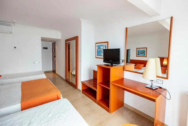 غرفة رباعية بإطلالة على البحر، Risech Hotel 9/10