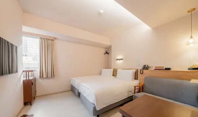 غرفة بسريرين منفصلين تُحدَّد حسب التوفر، inns hotel 2/7