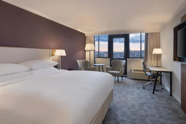 غرفة تنفيذية بسرير كينج مع دخول الصالة، Delta Hotels by Marriott Bristol City Centre 1/4