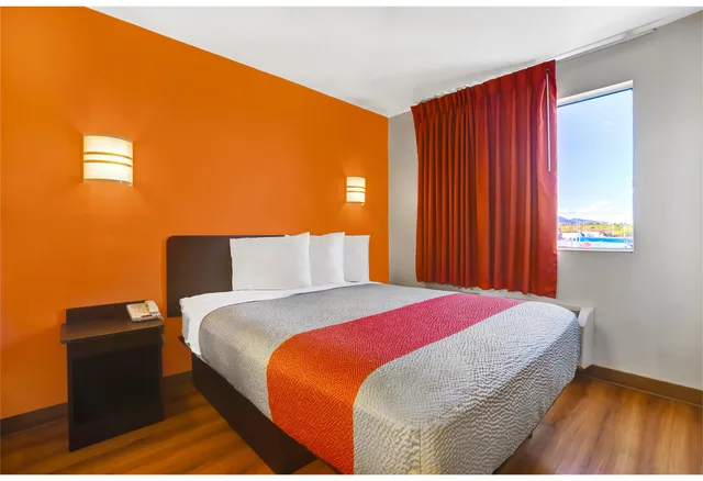 غرفة بسرير كوين، Motel6 Benson, AZ 7/9