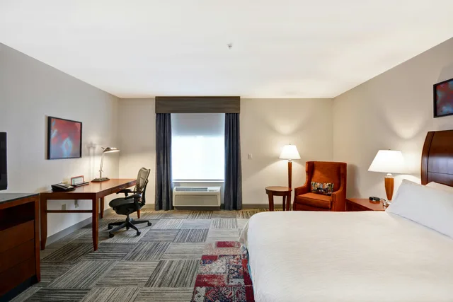 غرفة بسرير كينج لذوي الإعاقة، Hilton Garden Inn Gulfport Airport 1/6