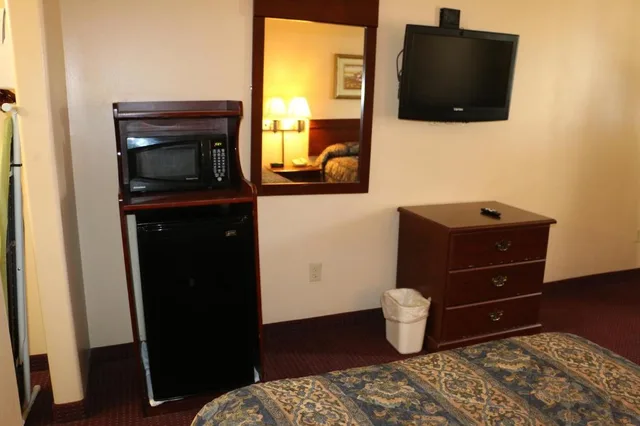 غرفة بسرير كوين، Western Inn 2/2