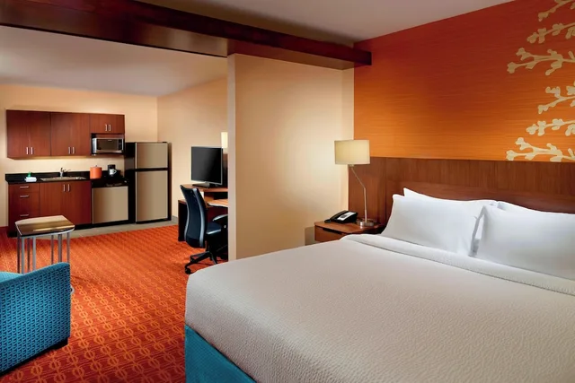 استوديو بسرير كينج مع أريكة، Fairfield Inn Suites Fayetteville North 1/6
