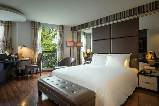 غرفة بريميوم بسرير كوين، La Nueva Boutique Hotel HaNoi 1/10