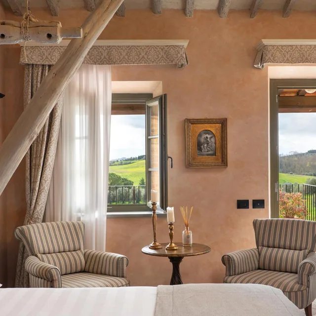 جناح بشرفة، Villa Petriolo 2/5