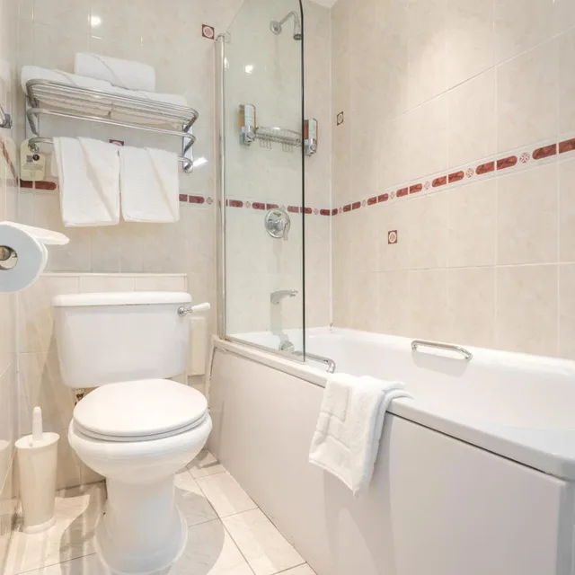 Classic, Triple, Montana Hotel London 5/6