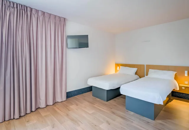 غرفة قياسية رباعية، B&B Hotel Marseille La Valentine 1/3