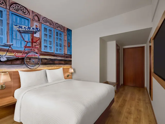 Deluxe, Queen Bed, Ibis Delhi Airport 4/8