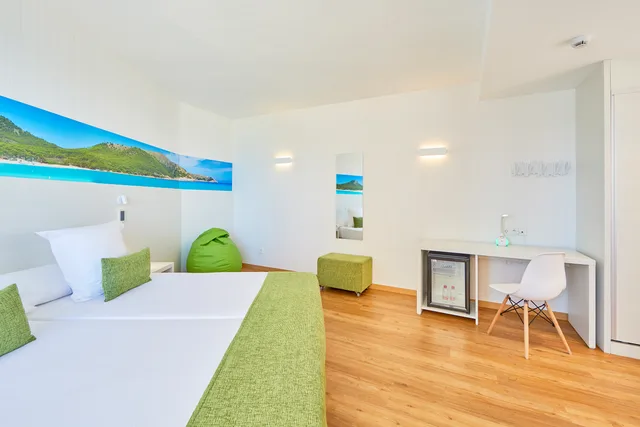 Superior, Double Bed, Side Sea View، Hotel Negresco - Adults Only 1/2