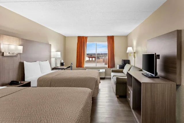 غرفة رباعية بسريرين كوين، Econo Lodge Willowbrook 1/4