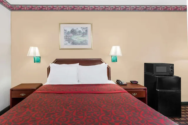 جناح استوديو بسرير كينج، Days Inn By Wyndham North Columbia Ft Jackson 5/10