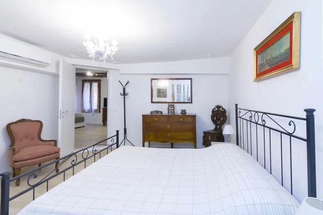 شقة بسرير كوين بغرفة نوم واحدة مع أريكة، Ca Alberto Apartments 1 3/7