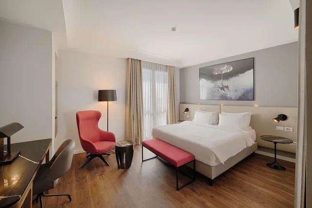 غرفة قياسية بسرير كينج، RADISSON BLU HOTEL MILAN 3/6