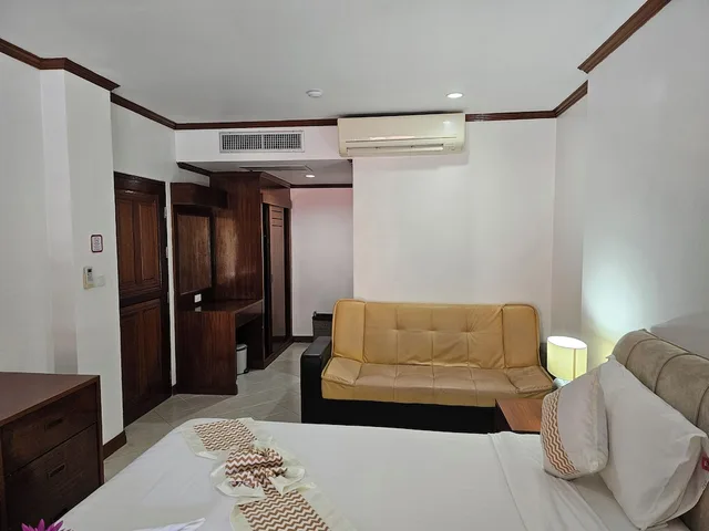 شقة بسريرين كينج بإطلالة على المسبح بشرفة بغرفتي نوم، Sai Rougn Residence 4/10