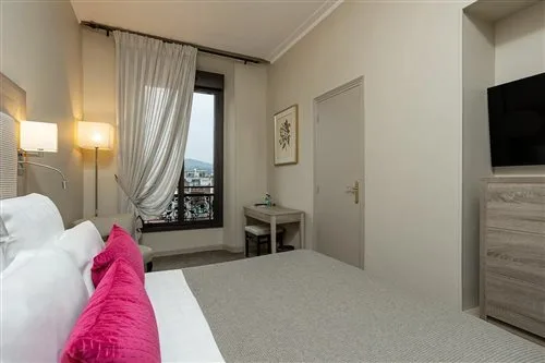 غرفة بسرير مزدوج أو سريرين منفصلين بإطلالة على المدينة، Westminster Hotel and Spa Nice 1/1