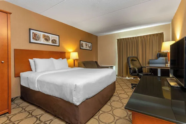 غرفة قياسية بسرير كوين في الطابق الأرضي، Comfort Inn Edmundston 2/6