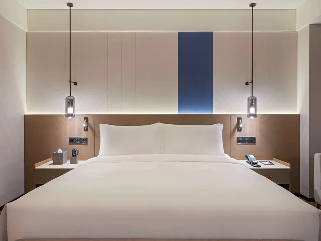 غرفة سوبيريور بسرير كينج بإطلالة على الحديقة، Novotel Shanghai JingAn 9/9