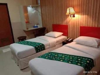 غرفة قياسية بسريرين منفصلين للمدخنين، Queen City Hotel 3/3