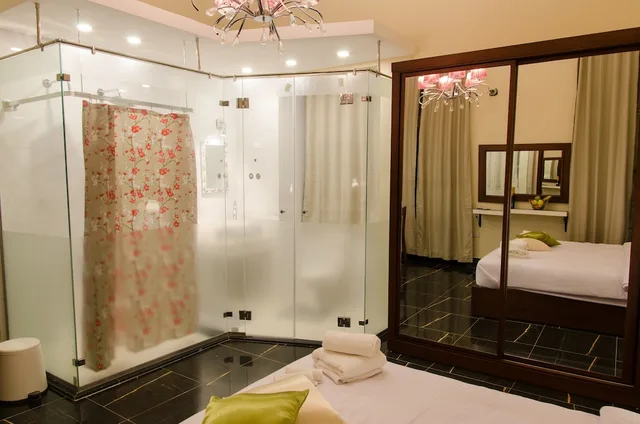 غرفة قياسية بسرير كوين بإطلالة على المدينة بحمام خاص، Grand Agor Hostel 6/6