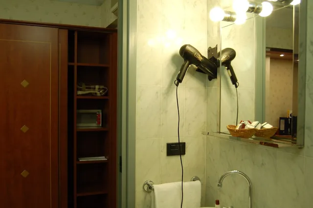 غرفة مفردة، Hotel Chelsea 13/15