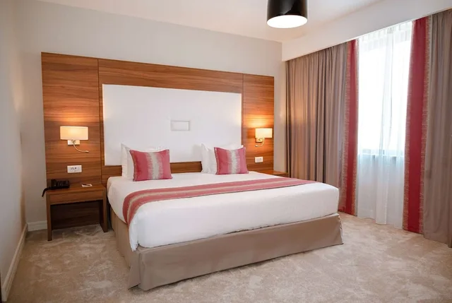 جناح رئاسي بسرير كينج، Ramada Plaza by Wyndham Craiova 2/2