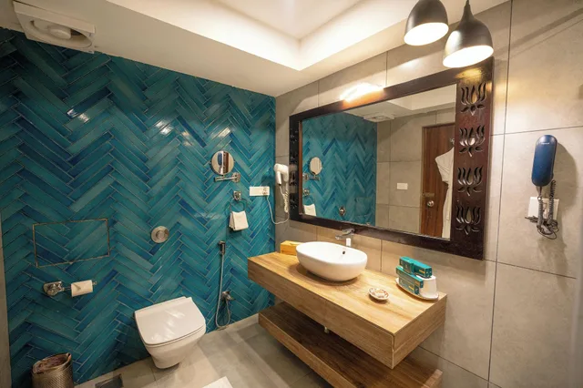 غرفة بريميوم بإطلالة على النهر بشرفة، Ganga Kinare A Riverside Boutique Hotel 6/10