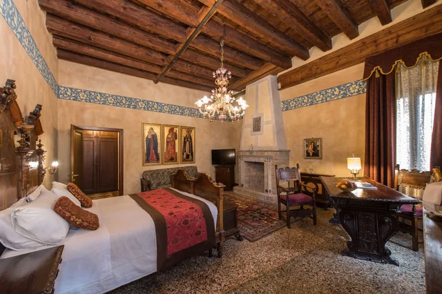 جناح جونيور بسرير مزدوج بإطلالة على القناة، Palazzo Priuli 2/8