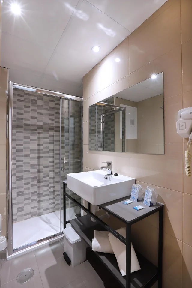 Standard, Double Bed, Balcony or Terrace، Brasil Hotel 2/2