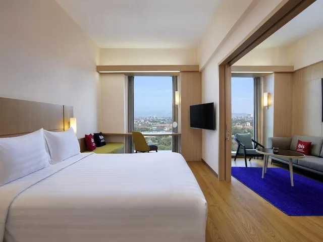 غرفة تنفيذية بسرير كوين، IBIS BANDUNG TRANS STUDIO 1/3