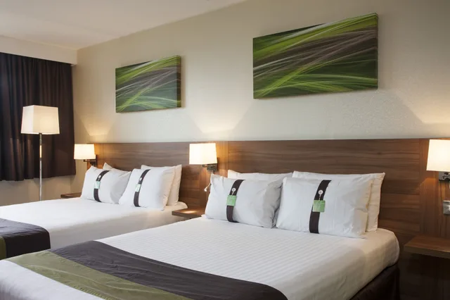 Standard, 2 Double Beds, Wharf View، Holiday Inn Lincoln 3/9