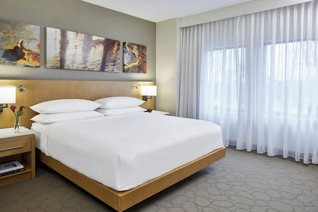جناح عائلي بسرير مزدوج بغرفة نوم واحدة لذوي الإعاقة، Renaissance Chicago Glenview Suites Hotel 2/4