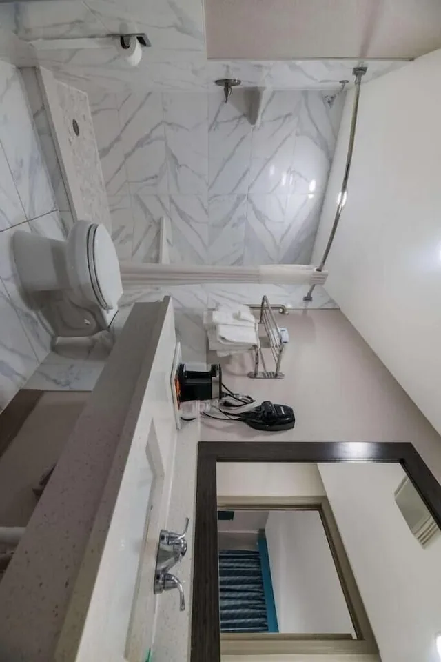 Standard, King Bed, Smoking, Quality Inn & Suites Altamonte Springs Orlando-North 6/8