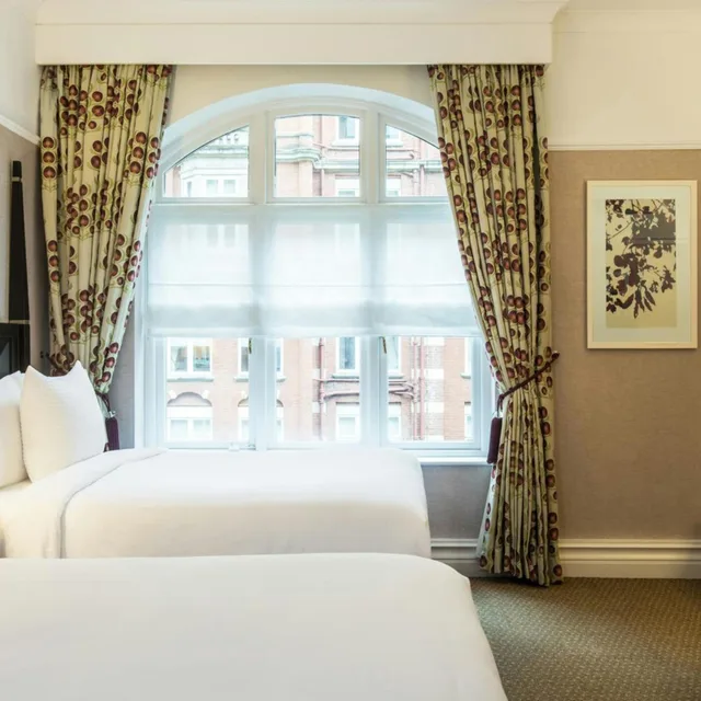 غرفة ديلوكس بسريرين مزدوجين، ST ERMINS HOTEL 5/8