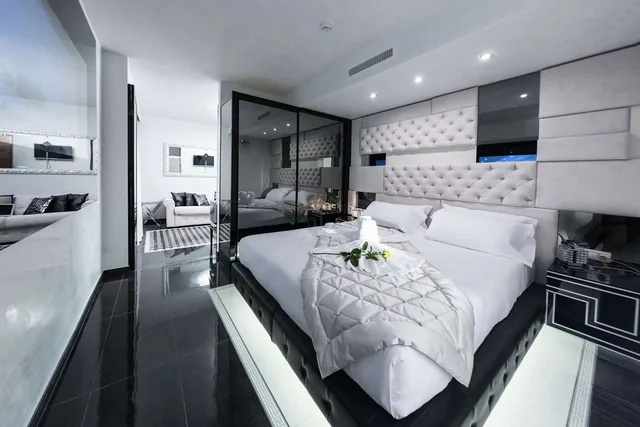 Junior Suite, King Bed, 2 Bathrooms, Best Western Premier Milano Palace Hotel 2/8