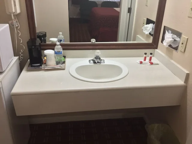 غرفة بسرير كينج لذوي الإعاقة، Howdy Hotel 4/4