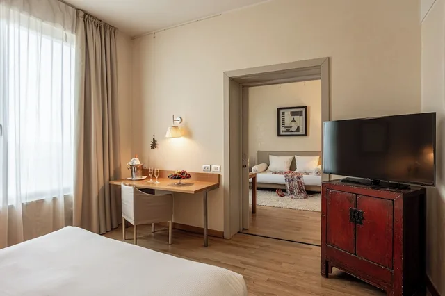Junior Suite, Double Bed, COSMO HOTEL PALACE 3/7
