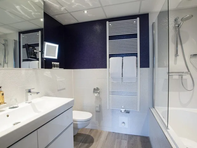 Medium, Luxury, Double Bed, Canal View، HAMPSHIRE BOUTIQUE HOTEL SEBASTIANS 3/4