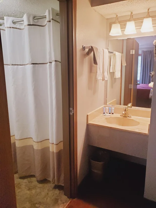 غرفة بسرير كينج، Blackstone Lodge Suites 5/5