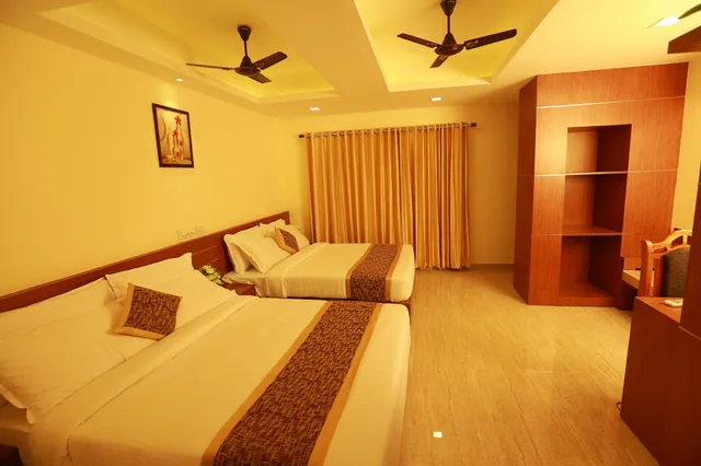 جناح ديلوكس بسريرين كوين بإطلالة على المدينة لذوي الإعاقة، The Crescent Suites 1/2