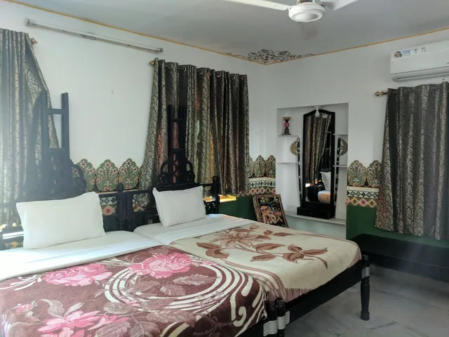 غرفة ديلوكس بسرير مزدوج، Krishna Prakash Heritage Haveli 1/2